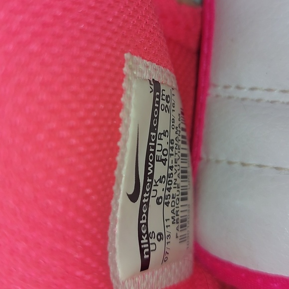 Sparkly Women's Nike Dunk 2011 - Picture 6 of 15